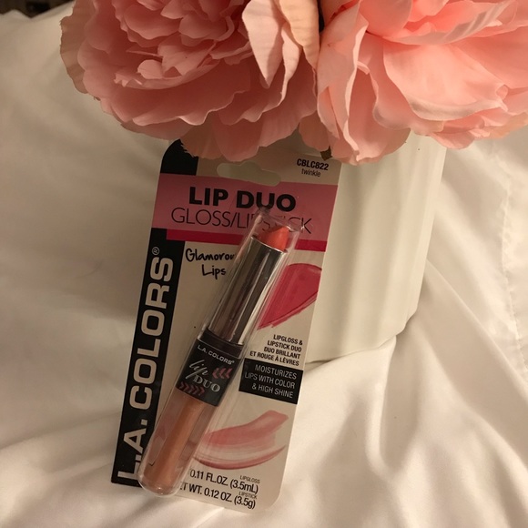 Lip Duo Gloss/Lipstick in twinkle by L.A. Colors - Picture 7 of 8